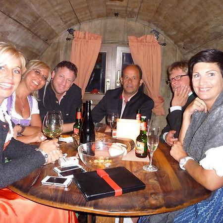 Am Dorfplatz Suites - Adults Only Sankt Anton am Arlberg Buitenkant foto