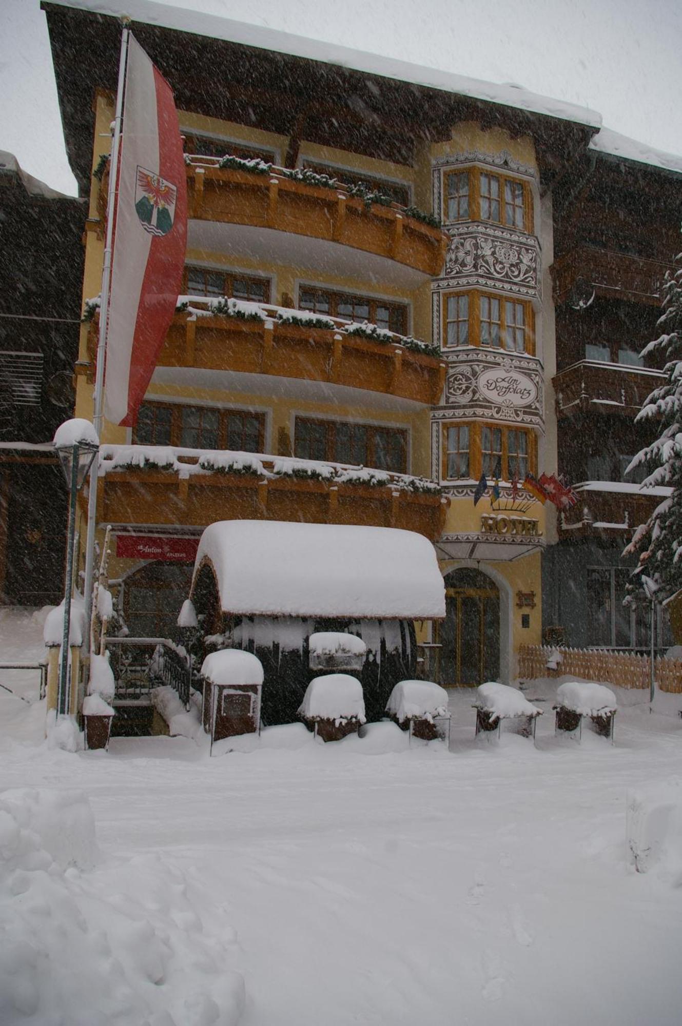 Am Dorfplatz Suites - Adults Only Sankt Anton am Arlberg Buitenkant foto
