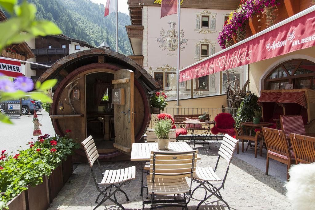 Am Dorfplatz Suites - Adults Only Sankt Anton am Arlberg Buitenkant foto