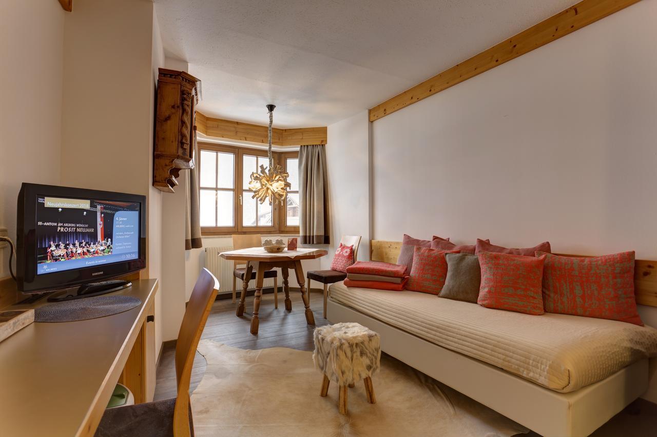 Am Dorfplatz Suites - Adults Only Sankt Anton am Arlberg Buitenkant foto