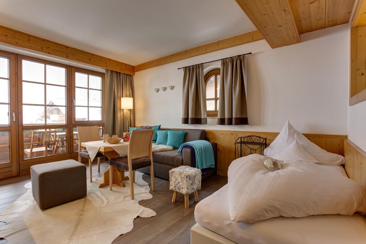 Am Dorfplatz Suites - Adults Only Sankt Anton am Arlberg Buitenkant foto