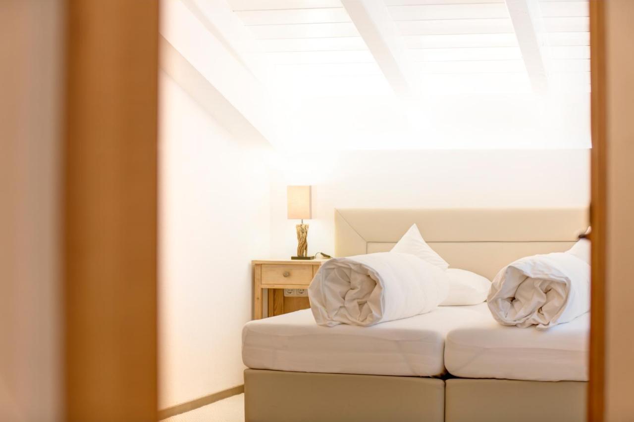 Am Dorfplatz Suites - Adults Only Sankt Anton am Arlberg Buitenkant foto