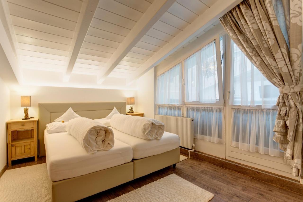 Am Dorfplatz Suites - Adults Only Sankt Anton am Arlberg Buitenkant foto